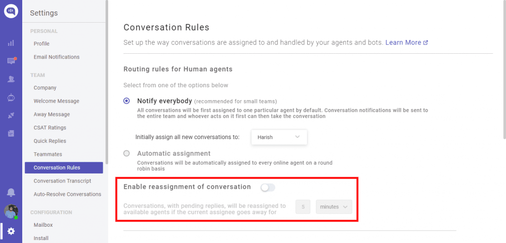 Screenshot of settings for conversation rules, specifically highlighting the option to enable reassignment of conversations after a period of inactivity.
