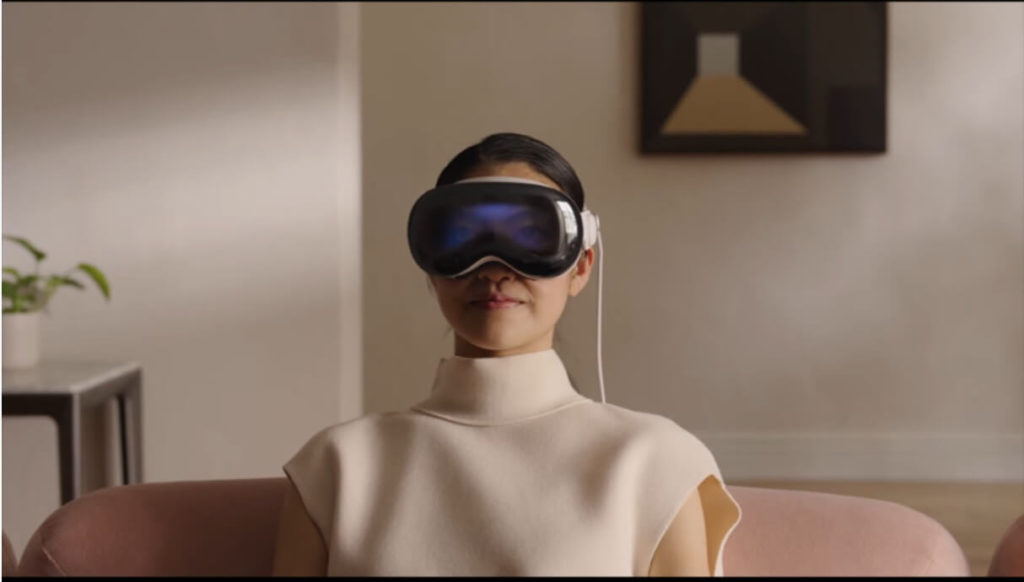Chatbots in VR/AR - They are now closer than expected?